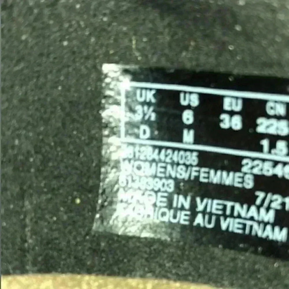 Clarks Cropped Bootie Size 6 - Picture 5 of 5